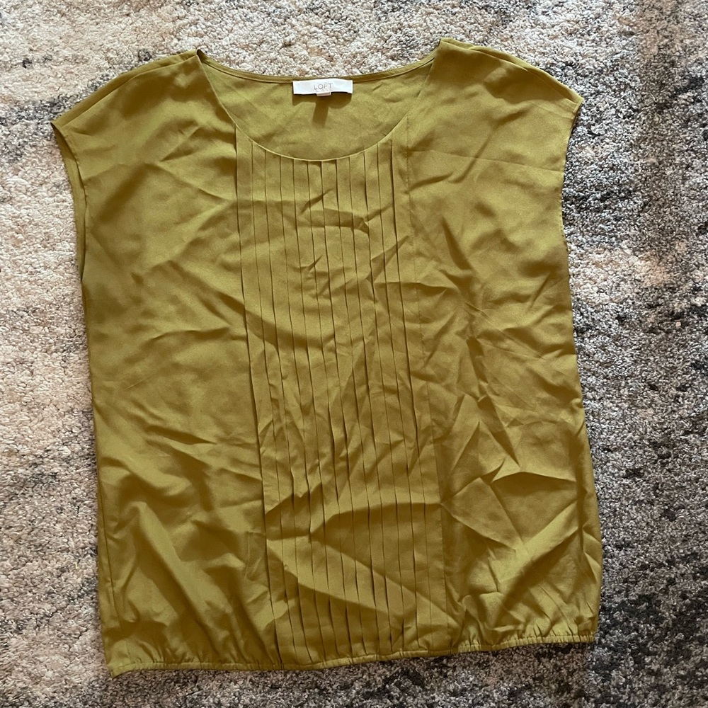Green LOFT blouse, cap sleeves - Size L
